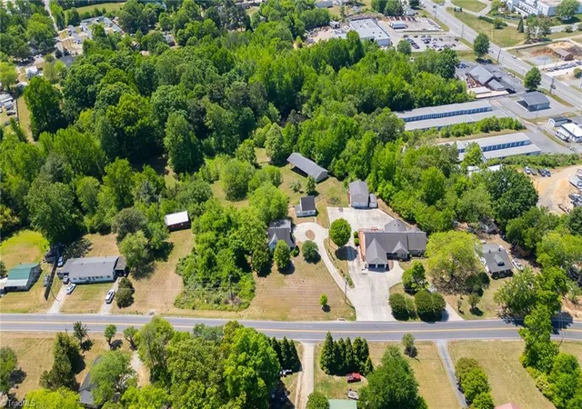 2nd image of 1056 Hasty School Rd, Thomasville, NC 27360 | MLS# 1218175