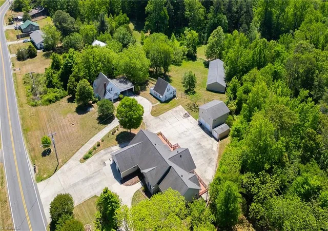 4th image of 1056 Hasty School Rd, Thomasville, NC 27360 | MLS# 1218175