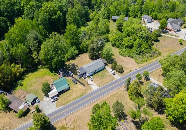 5th image of 1056 Hasty School Rd, Thomasville, NC 27360 | MLS# 1218175