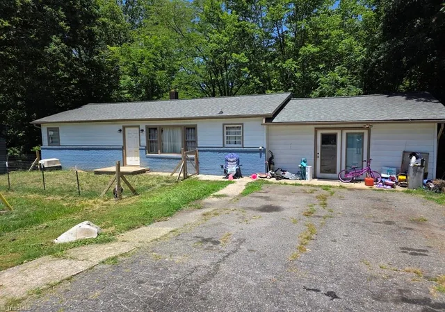 Homes for sale in North Wilkesboro, NC | 477 Hilltop Acres St, North Wilkesboro, NC 28659 | MLS# 1226564