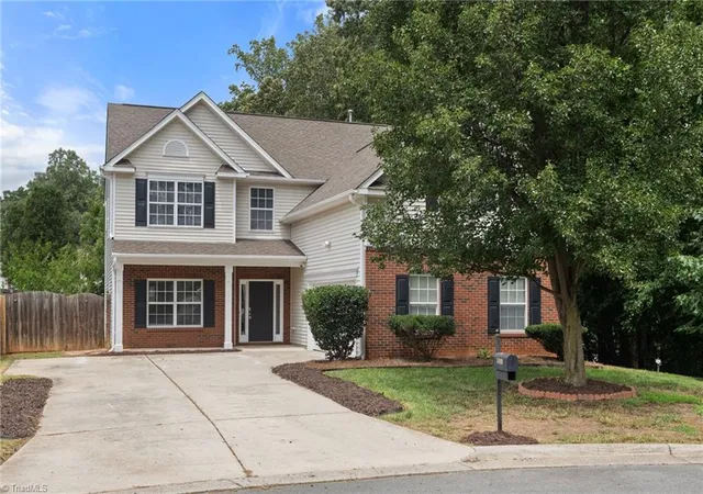 Photo 3 of Single family home for sale at 5560 Frances Ct, Winston Salem, NC 27105 | MLS# 1228809 | Listing updated on 2026-09-10
