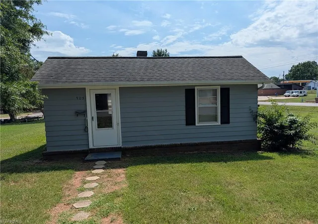 1st image of 905 W Jefferson St, Mayodan, NC 27027 | MLS# 1231110