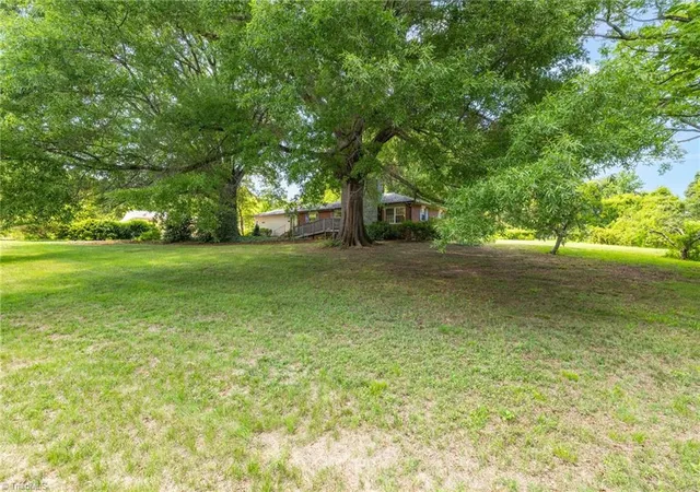 2nd image of 1327 Cox Ave, High Point, NC 27263 | MLS# 1227215