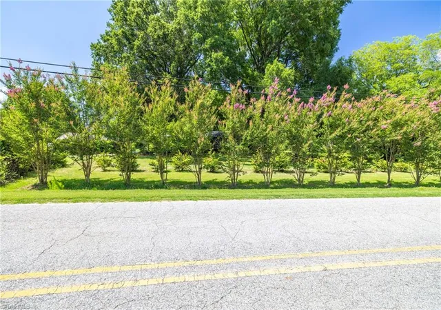 3rd image of 1327 Cox Ave, High Point, NC 27263 | MLS# 1227215