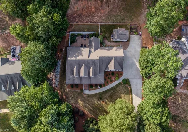 Homes for sale in Asheboro, NC | 697 Graceland Dr, Asheboro, NC 27205 | MLS# 1225077