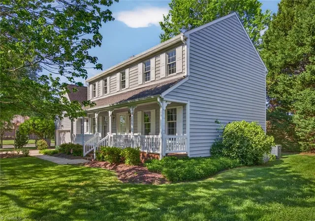 Photo 3 of Sale Pending at 104 Meadowood Dr, Burlington, NC 27215 | MLS# 1217347 | Listing updated on 2026-09-15