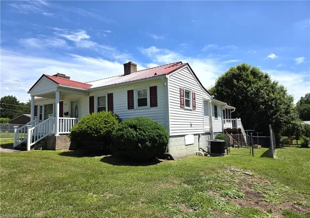 Homes for sale in Mount Airy, NC | 350 Linville Rd, Mount Airy, NC 27030 | MLS# 1225397
