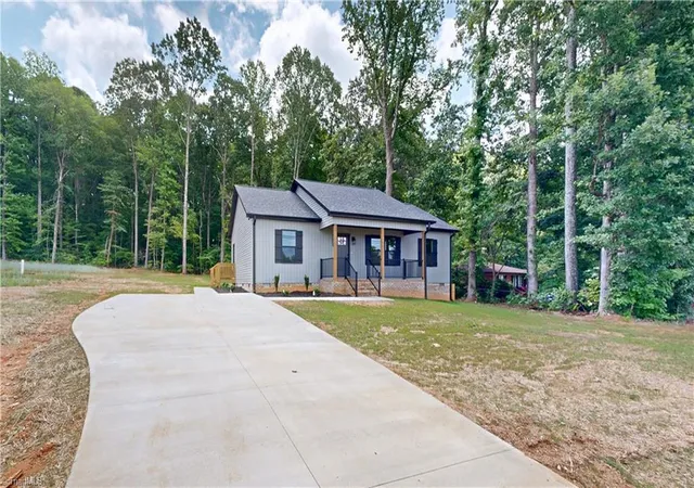 Homes for sale in Thomasville, NC | 1655 Blair St, Thomasville, NC 27360 | MLS# 1227086