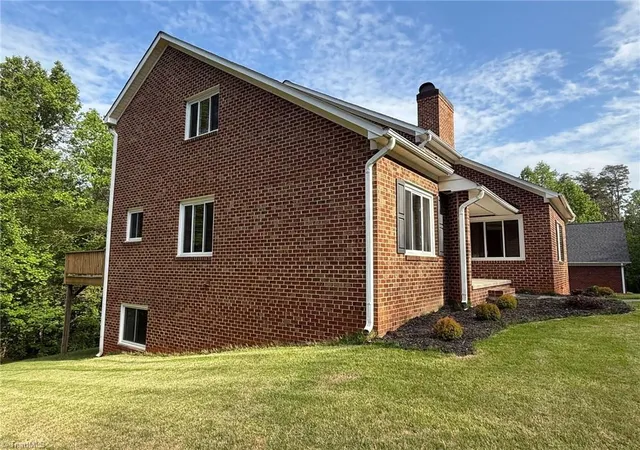 4th image of 2528 Treetop Ln, Winston Salem, NC 27101 | MLS# 1213992