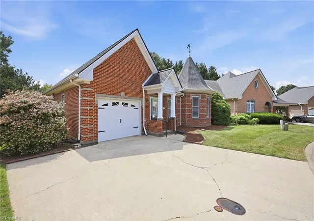 3rd image of 516 Leston Gilbert Dr, Kernersville, NC 27284 | MLS# 1232865