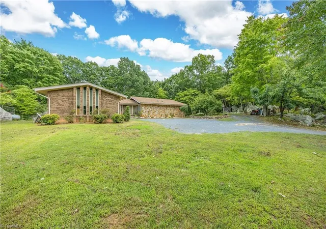 Photo 3 of Single family home for sale at 2717 Nc Hwy 49 S, Asheboro, NC 27205 | MLS# 1228729 | Listing updated on 2026-09-04