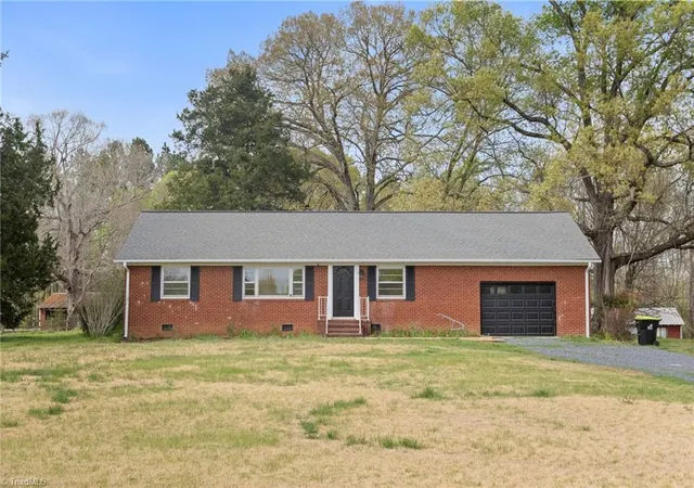 Homes for sale in Denton, NC | 1561 Handy Rd, Denton, NC 27239 | MLS# 1214829
