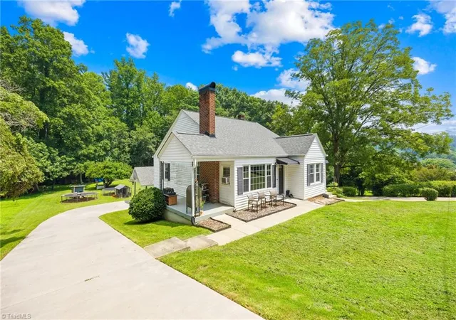 Photo 4 of Sale Pending at 370 Legion Dr, North Wilkesboro, NC 28659 | MLS# 1229450 | Listing updated on 2026-09-04