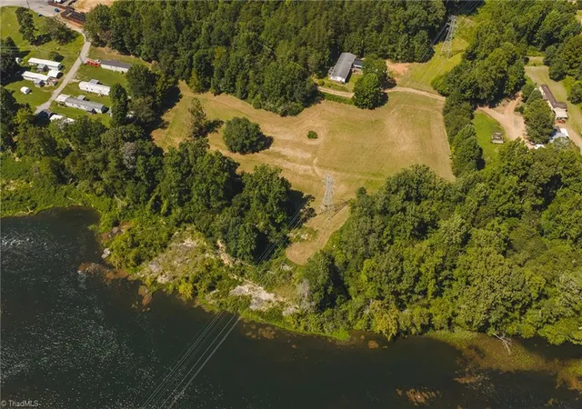 Photo 5 of Manufactured home for sale at 51 Fred Jolly Ln, Taylorsville, NC 28681 | MLS# 1233767 | Listing updated on 2026-09-04