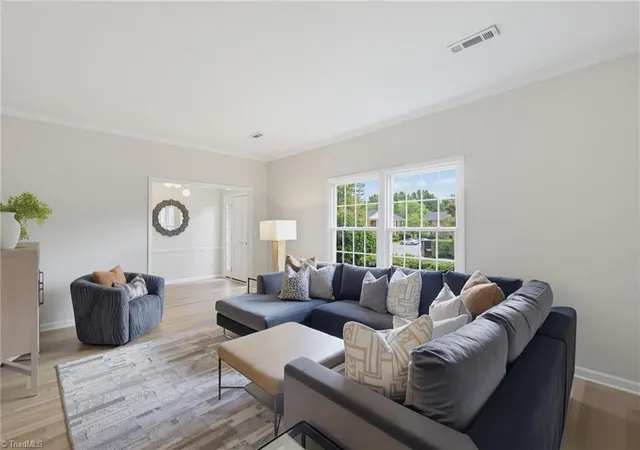 Photo 4 of Single family home for sale at 1 Fountain Manor Dr #B, Greensboro, NC 27405 | MLS# 1230035 | Listing updated on 2026-09-16