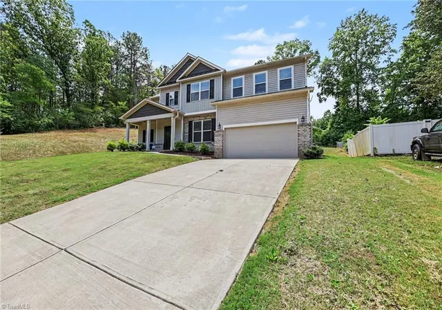 Photo 2 of Single family home for sale at 1009 Haynoke Dr, Graham, NC 27253 | MLS# 1225487 | Listing updated on 2026-09-09