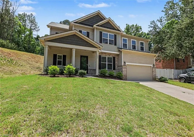 Photo 3 of Single family home for sale at 1009 Haynoke Dr, Graham, NC 27253 | MLS# 1225487 | Listing updated on 2026-09-09