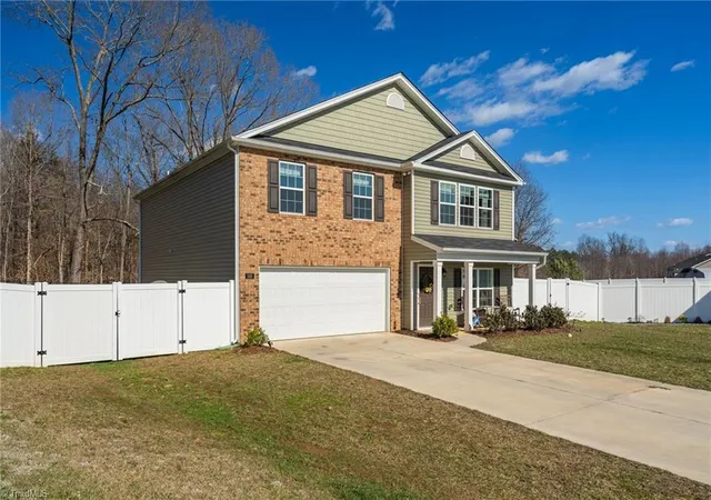 Photo 2 of Sale Pending at 245 Naples Rd, Lexington, NC 27295 | MLS# 1230412 | Listing updated on 2026-09-15