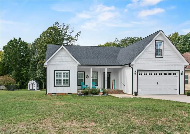 2nd image of 1205 Stonewyck Dr, Salisbury, NC 28146 | MLS# 1216362