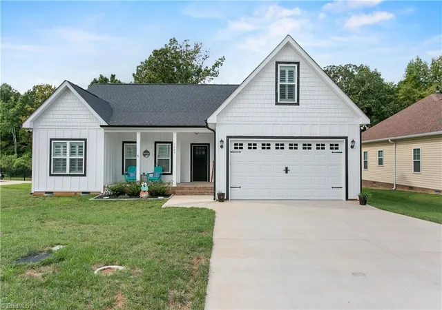 3rd image of 1205 Stonewyck Dr, Salisbury, NC 28146 | MLS# 1216362