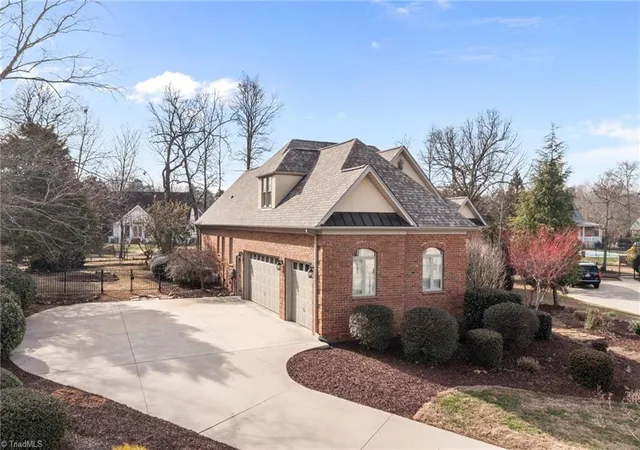 Photo 3 of Single family home for sale at 3340 Waterford Pl, Burlington, NC 27215 | MLS# 1233959 | Listing updated on 2026-09-01