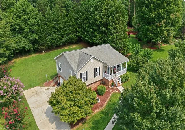 4th image of 270 Bridgewater Rd, Mount Airy, NC 27030 | MLS# 1228987