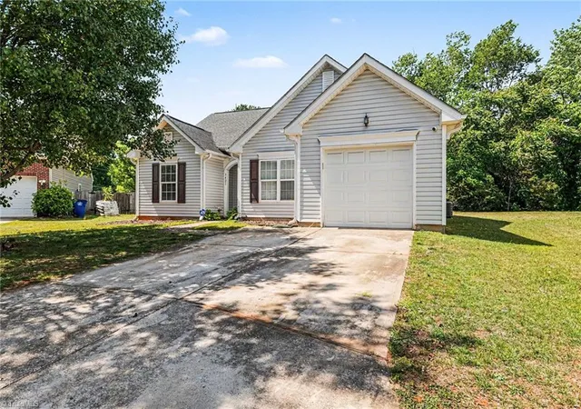 3rd image of 3421 Glen Lyon Dr, Winston Salem, NC 27107 | MLS# 1219291