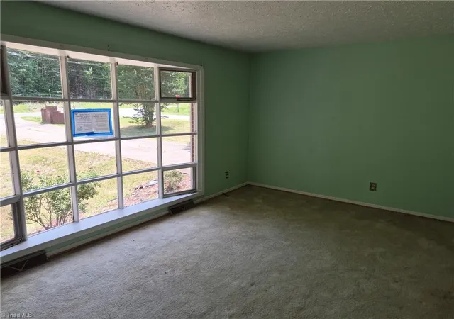 Photo 4 of Single family home for sale at 3150 Wentworth St, Reidsville, NC 27320 | MLS# 1227465 | Listing updated on 2026-08-27