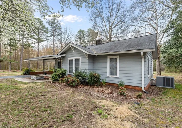 Homes for sale in Asheboro, NC | 5498 S Us Hwy 220, Asheboro, NC 27205 | MLS# 1212205