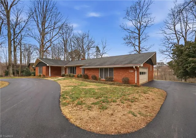 Homes for sale in Winston Salem, NC | 3160 Shaftesbury Ln, Winston Salem, NC 27105 | MLS# 1210990