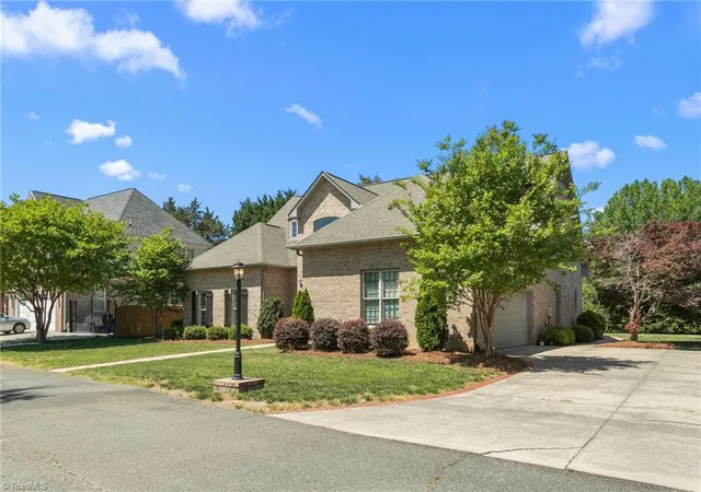 Photo 3 of Single family home for sale at 2049 Edgewood Ave, Burlington, NC 27215 | MLS# 1217240 | Listing updated on 2026-09-13