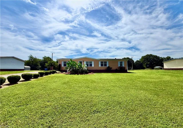 Photo 3 of Sale Pending at 1104 Spring Meadow Dr, Woodleaf, NC 27054 | MLS# 1228361 | Listing updated on 2026-10-06