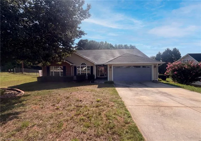 Photo 1 of Sale Pending at 5702 River Glen Dr, Greensboro, NC 27455 | MLS# 1226983 | Listing updated on 2026-10-08