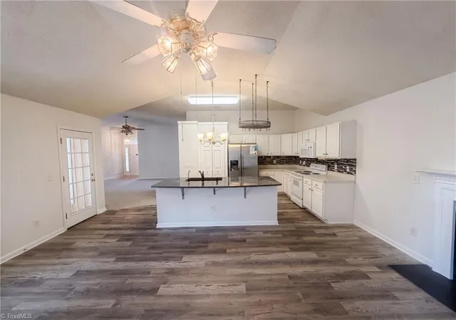 Photo 2 of Sale Pending at 5702 River Glen Dr, Greensboro, NC 27455 | MLS# 1226983 | Listing updated on 2026-10-08