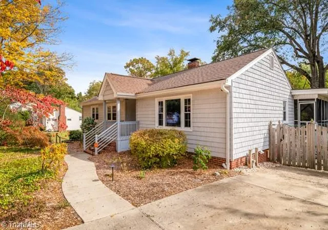 4th image of 2311 Fernwood Dr, Greensboro, NC 27408 | MLS# 1202252