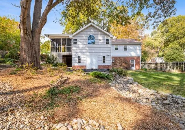 5th image of 2311 Fernwood Dr, Greensboro, NC 27408 | MLS# 1202252