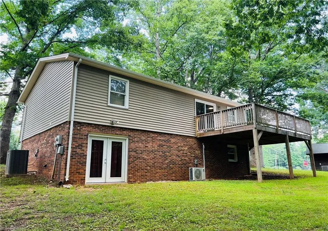 Homes for sale in Mount Airy, NC | 151 Wedgewood Dr, Mount Airy, NC 27030 | MLS# 1226723