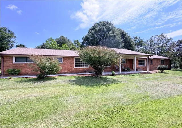 Photo 1 of Single family home for sale at 226 White Plains Rd, Roaring River, NC 28669 | MLS# 1230510 | Listing updated on 2026-08-17