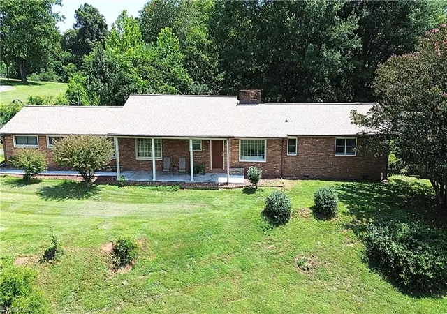 Photo 3 of Single family home for sale at 226 White Plains Rd, Roaring River, NC 28669 | MLS# 1230510 | Listing updated on 2026-08-17