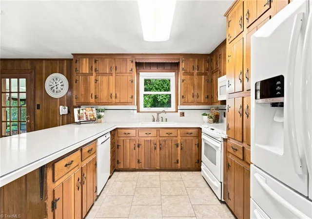 2nd image of 469 Sunset Dr, Winston Salem, NC 27107 | MLS# 1230903