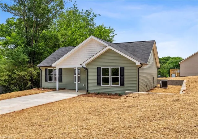 3rd image of 1318 Delaware Ave, Eden, NC 27288 | MLS# 1224913