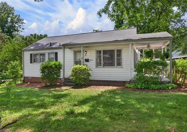 2nd image of 1205 Quail Dr, Greensboro, NC 27408 | MLS# 1226243