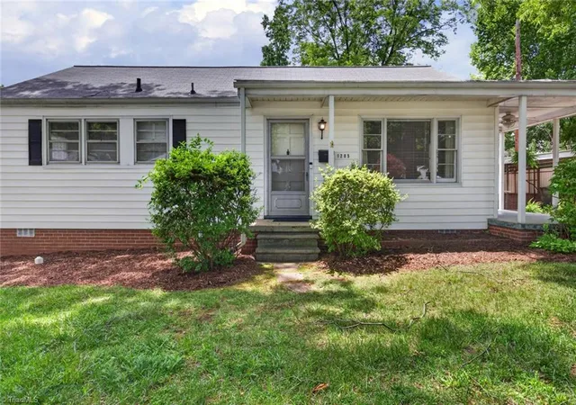 4th image of 1205 Quail Dr, Greensboro, NC 27408 | MLS# 1226243