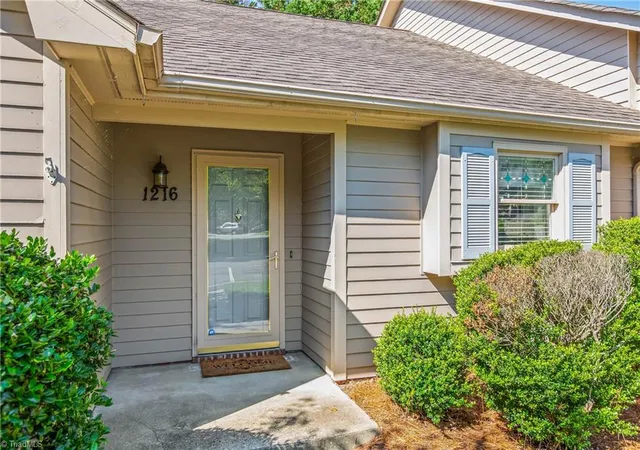 Photo 3 of Single family home for sale at 1216 Watermark Ct, High Point, NC 27265 | MLS# 1230029 | Listing updated on 2026-08-31