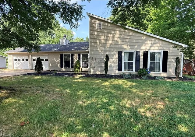 Photo 1 of Single family home for sale at 471 Raven Ridge Dr, Kernersville, NC 27284 | MLS# 1228070 | Listing updated on 2026-09-19