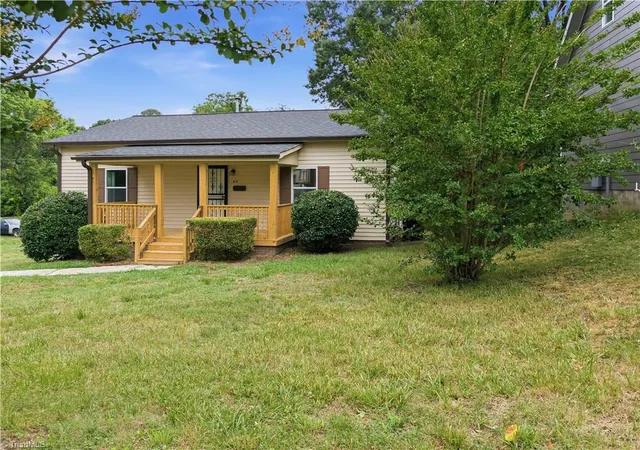 Photo 3 of Sale Pending at 820 Chandler Ave, Burlington, NC 27217 | MLS# 1229093 | Listing updated on 2026-08-21