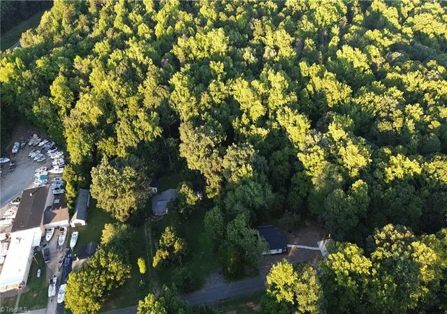 Photo 3 of Single family home for sale at 123 Old Linville Rd, Kernersville, NC 27284 | MLS# 1233929 | Listing updated on 2026-08-29