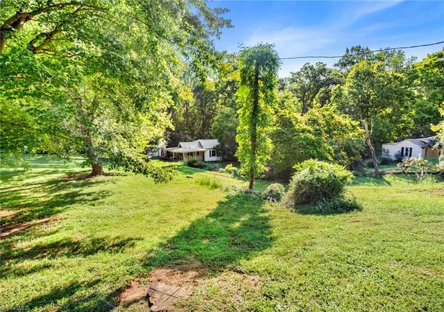 Photo 3 of Single family home for sale at 123 Old Linville Rd, Kernersville, NC 27284 | MLS# 1233929 | Listing updated on 2026-08-29
