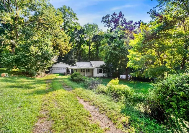 Photo 4 of Single family home for sale at 123 Old Linville Rd, Kernersville, NC 27284 | MLS# 1233929 | Listing updated on 2026-08-29
