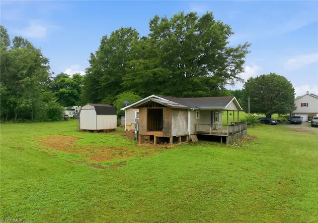3rd image of 300 Brewer Rd, Mayodan, NC 27027 | MLS# 1228667